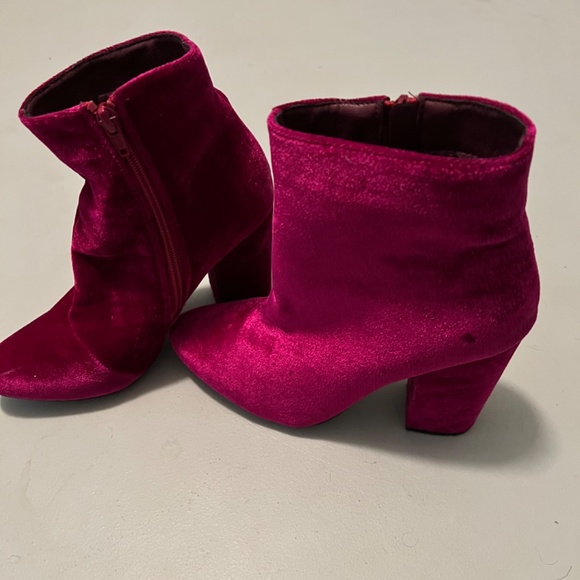 Pink booties - Picture 3 of 3